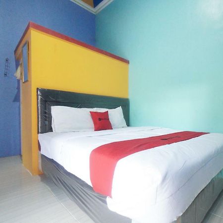 Reddoorz Syariah Near Mall Roxy Banyuwangi 2 מראה חיצוני תמונה
