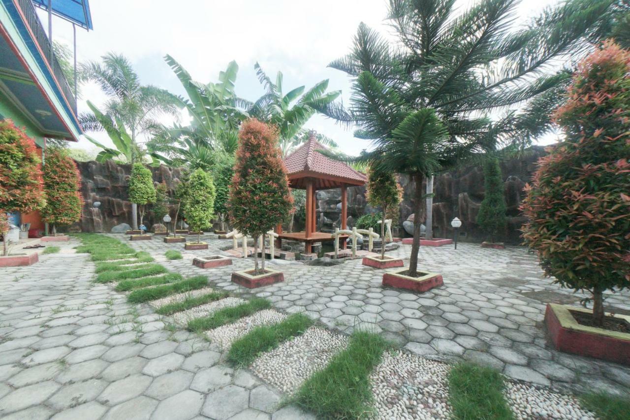 Reddoorz Syariah Near Mall Roxy Banyuwangi 2 מראה חיצוני תמונה