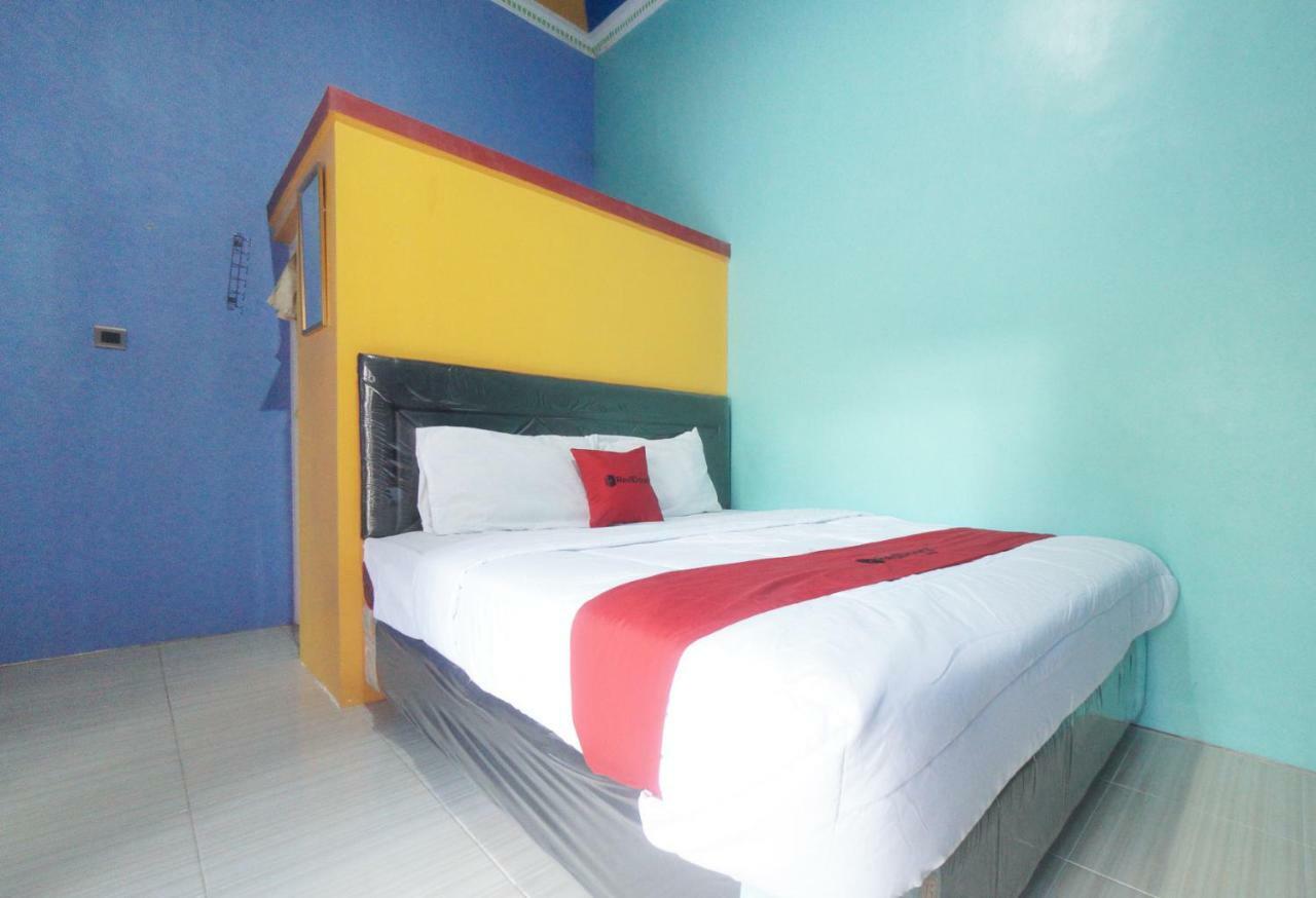 Reddoorz Syariah Near Mall Roxy Banyuwangi 2 מראה חיצוני תמונה