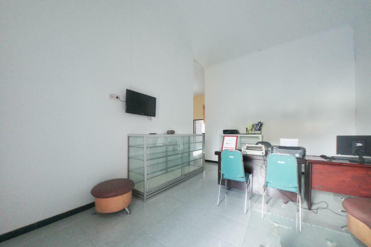 Reddoorz Syariah Near Mall Roxy Banyuwangi 2 מראה חיצוני תמונה