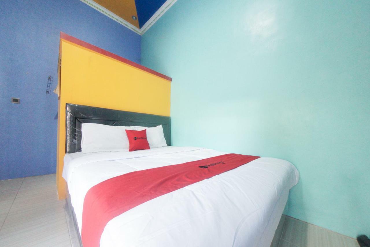 Reddoorz Syariah Near Mall Roxy Banyuwangi 2 מראה חיצוני תמונה