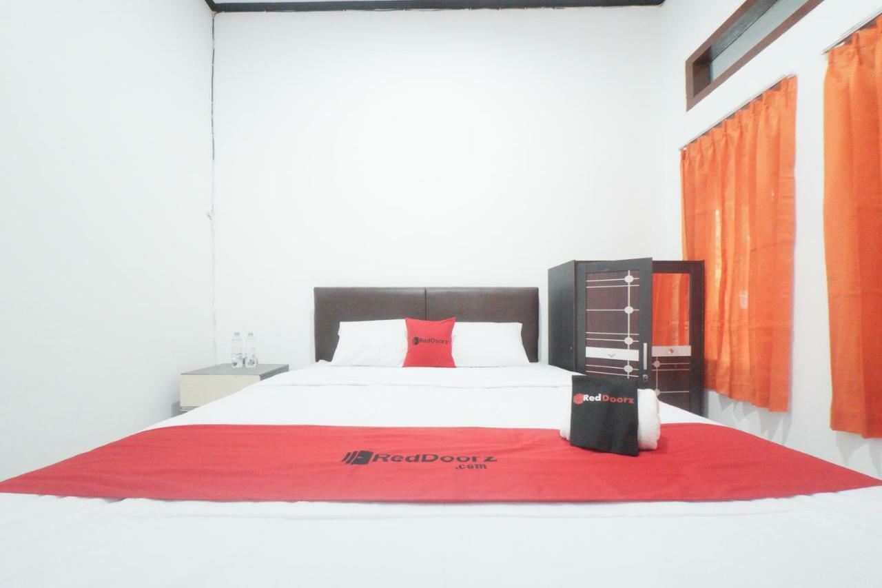 Reddoorz Syariah Near Mall Roxy Banyuwangi 2 מראה חיצוני תמונה